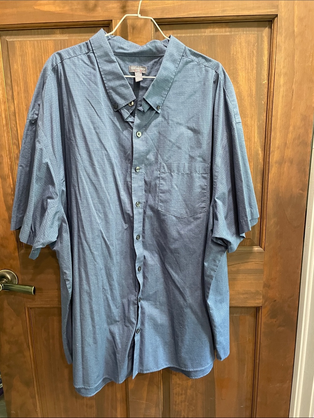 Van Heusen Men's Short-Sleeve Button-Down Shirt in Blue